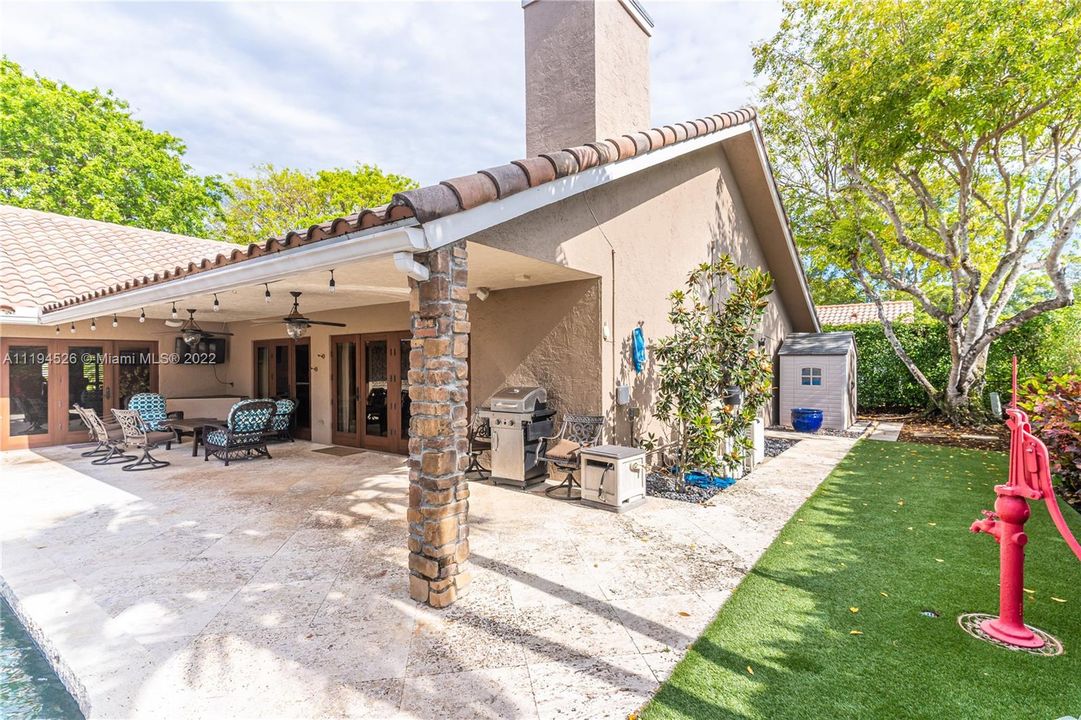 Recently Sold: $1,500,000 (5 beds, 3 baths, 3241 Square Feet)