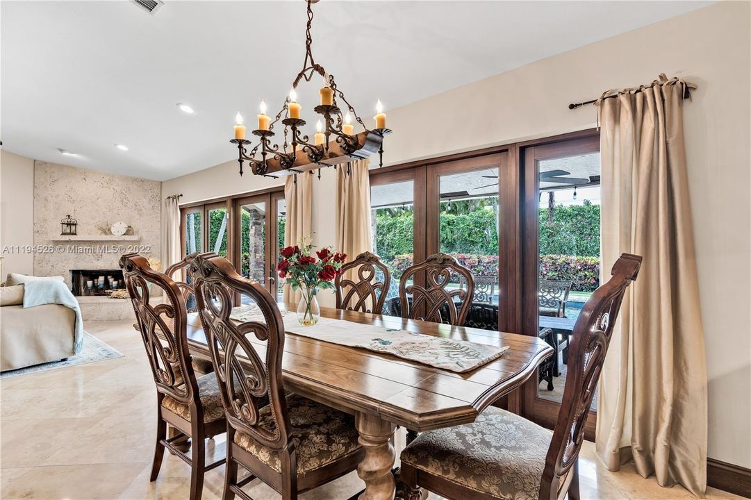 Recently Sold: $1,500,000 (5 beds, 3 baths, 3241 Square Feet)