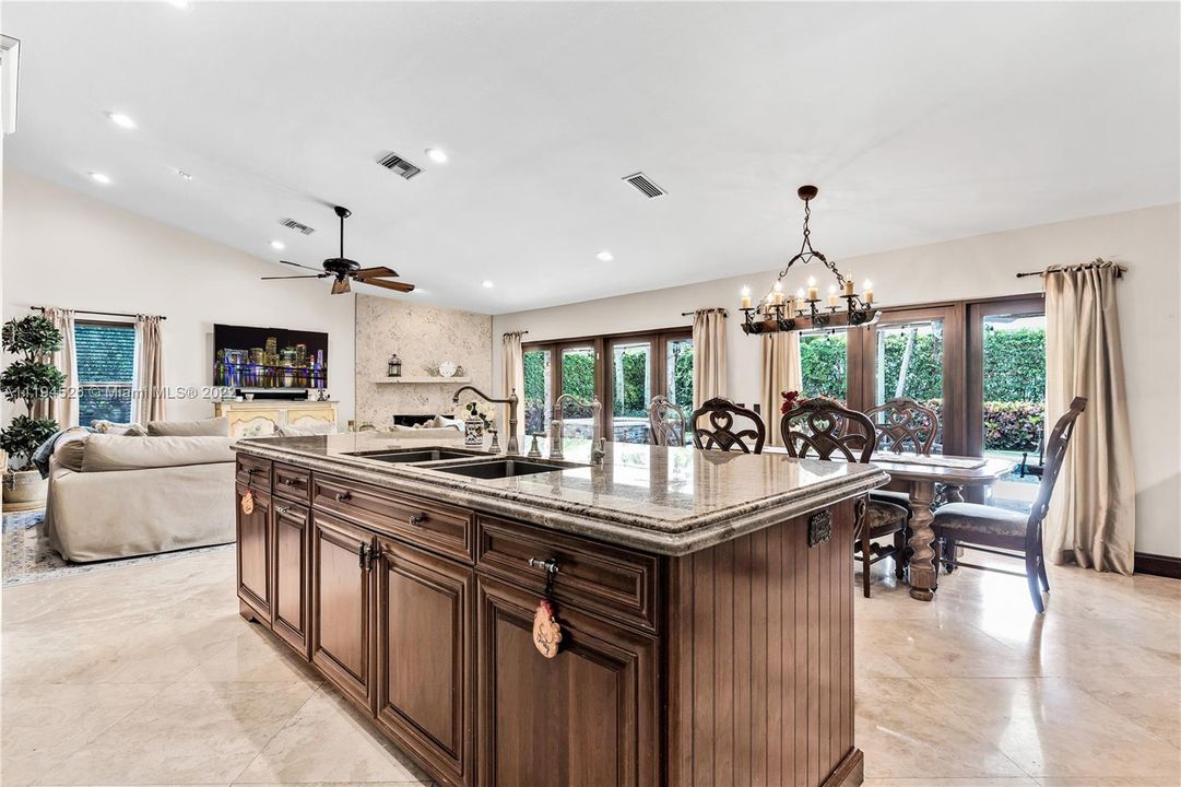 Recently Sold: $1,500,000 (5 beds, 3 baths, 3241 Square Feet)