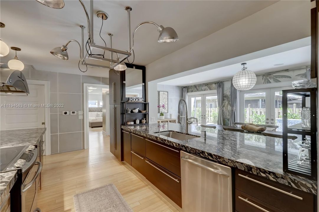 Galley Kitchen w/ Stone Counters, tons of counter space