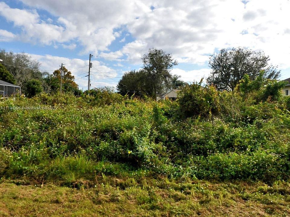 Vendido Recientemente: $100,000 (0.23 acres)