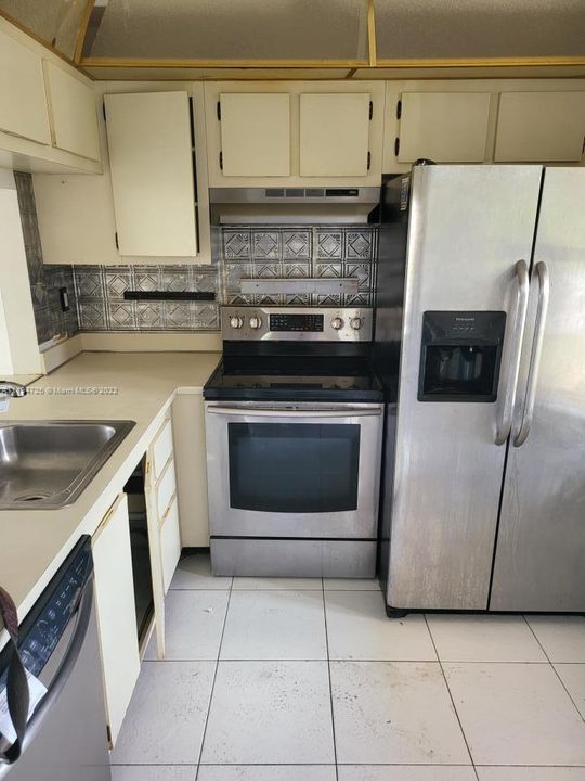 Vendido Recientemente: $62,000 (1 camas, 1 baños, 570 Pies cuadrados)