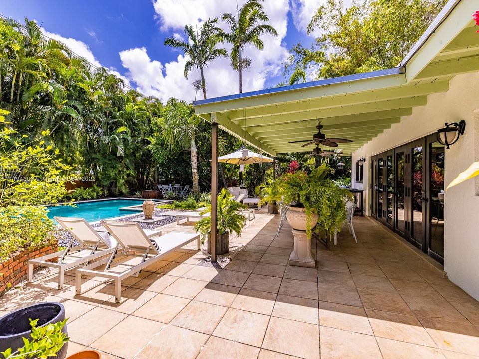 Недавно арендовано: $10,000 (3 спален, 2 ванн, 1998 Квадратных фут)