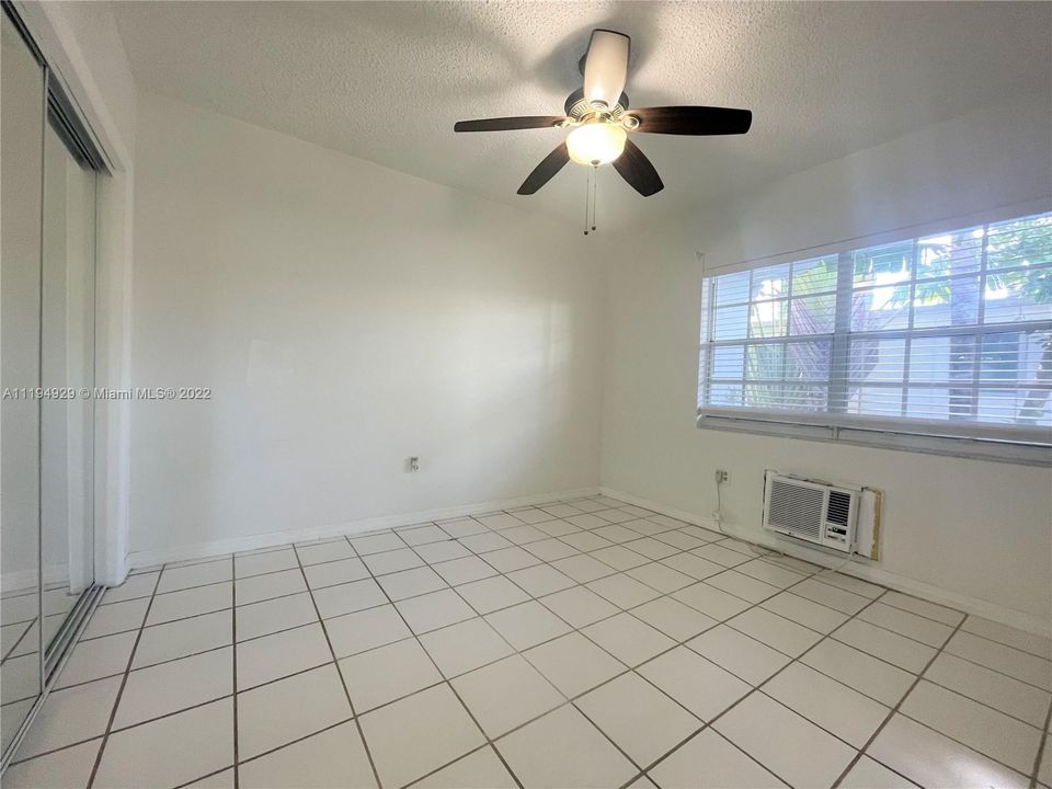 Recently Sold: $275,000 (1 beds, 1 baths, 520 Square Feet)