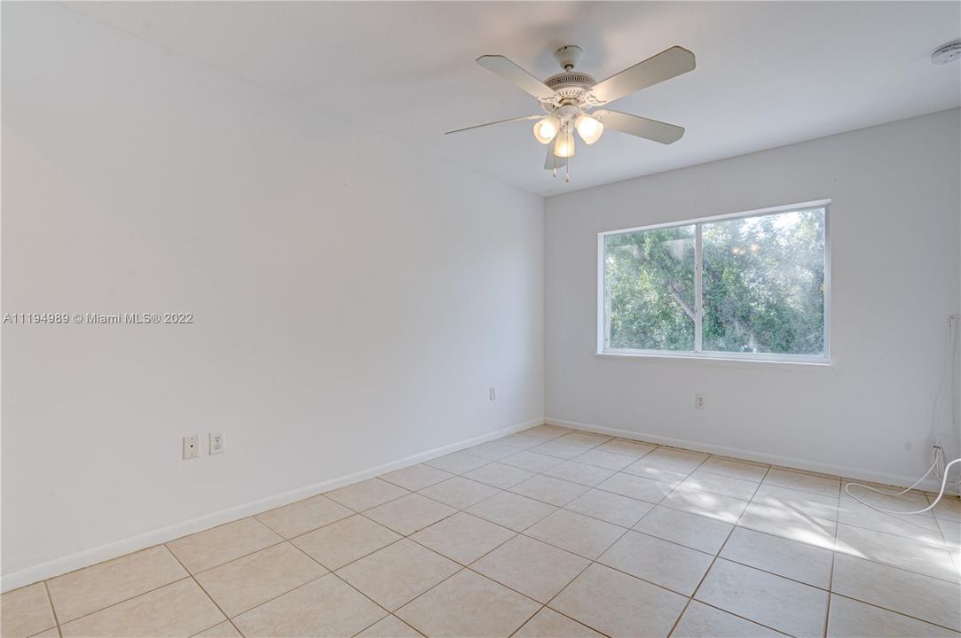 Recently Rented: $2,900 (2 beds, 1 baths, 1782 Square Feet)