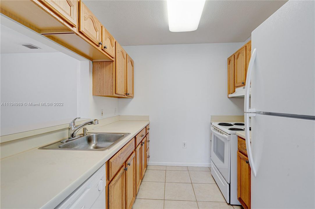 Recently Rented: $2,900 (2 beds, 1 baths, 1782 Square Feet)