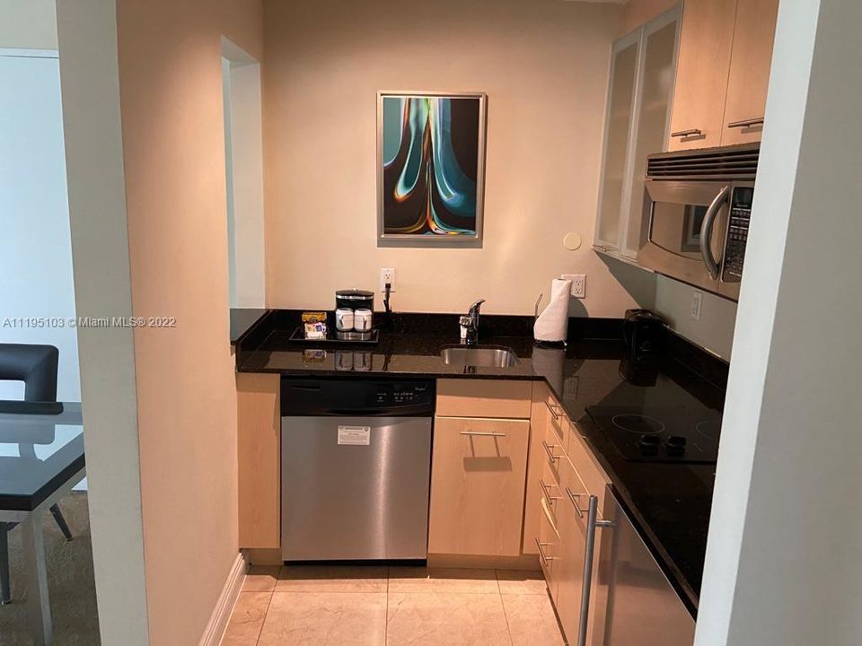 Recently Sold: $290,000 (1 beds, 1 baths, 548 Square Feet)