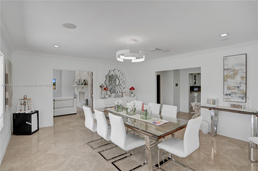Recently Sold: $2,195,000 (4 beds, 4 baths, 7187 Square Feet)