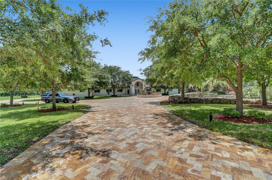 Recently Sold: $2,195,000 (4 beds, 4 baths, 7187 Square Feet)