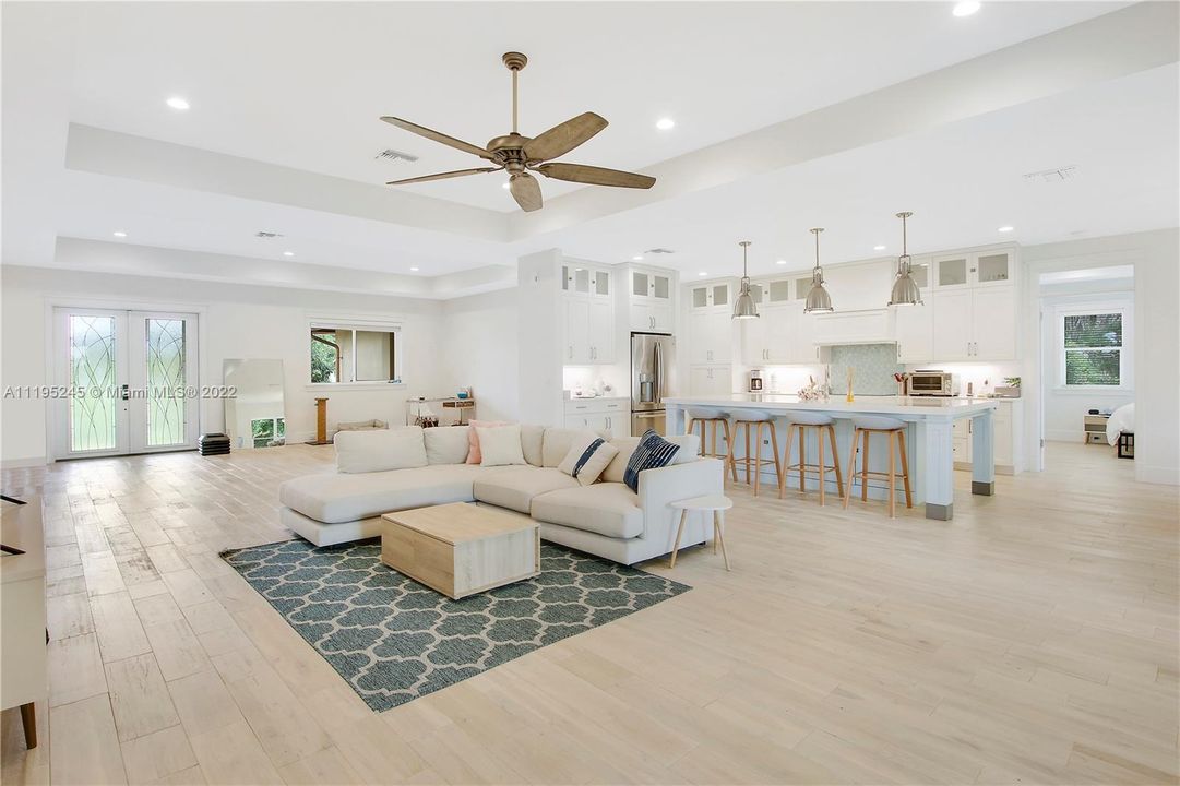 Recently Sold: $1,599,000 (3 beds, 4 baths, 2656 Square Feet)