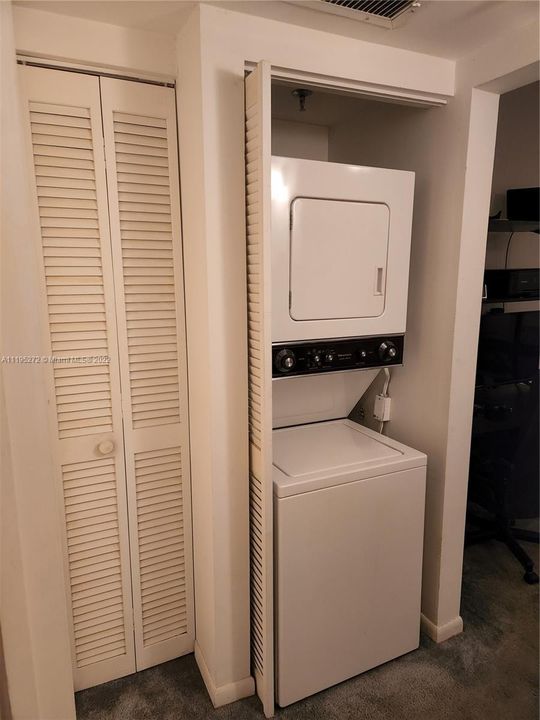 Recently Sold: $200,000 (1 beds, 1 baths, 450 Square Feet)