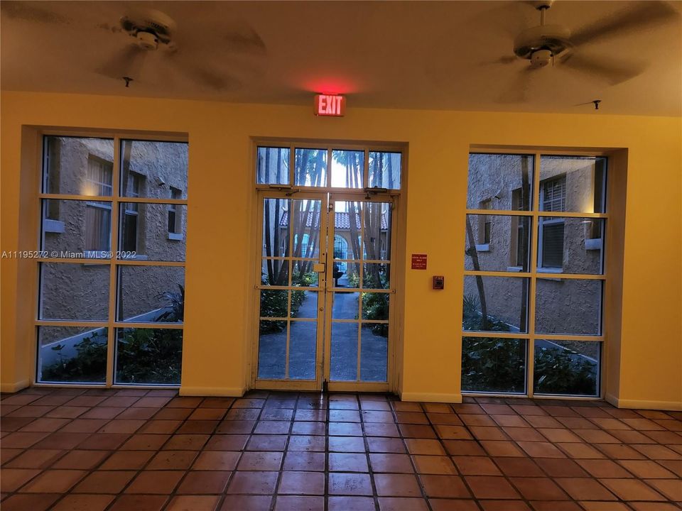 Recently Sold: $200,000 (1 beds, 1 baths, 450 Square Feet)