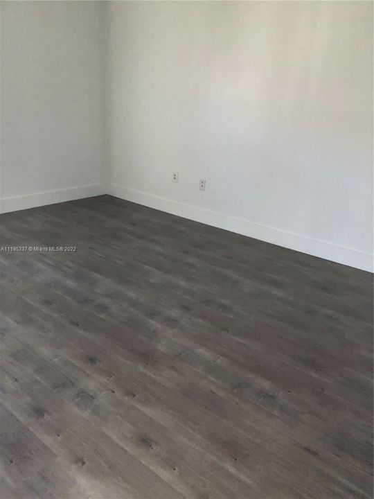 Recently Rented: $1,450 (1 beds, 1 baths, 1120 Square Feet)