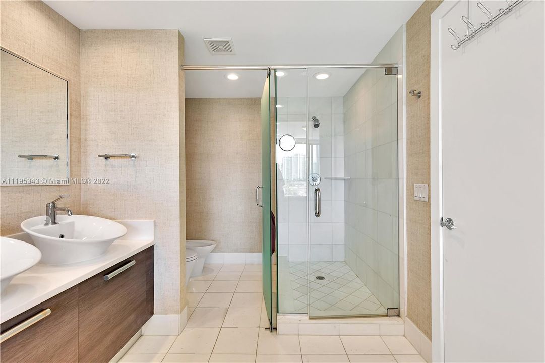 最近售出: $625,000 (1 贝兹, 2 浴室, 1214 平方英尺)