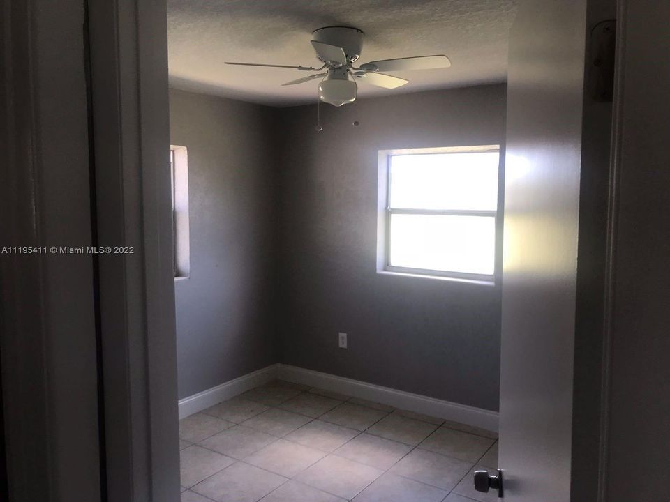 最近售出: $215,000 (0 贝兹, 0 浴室, 1250 平方英尺)