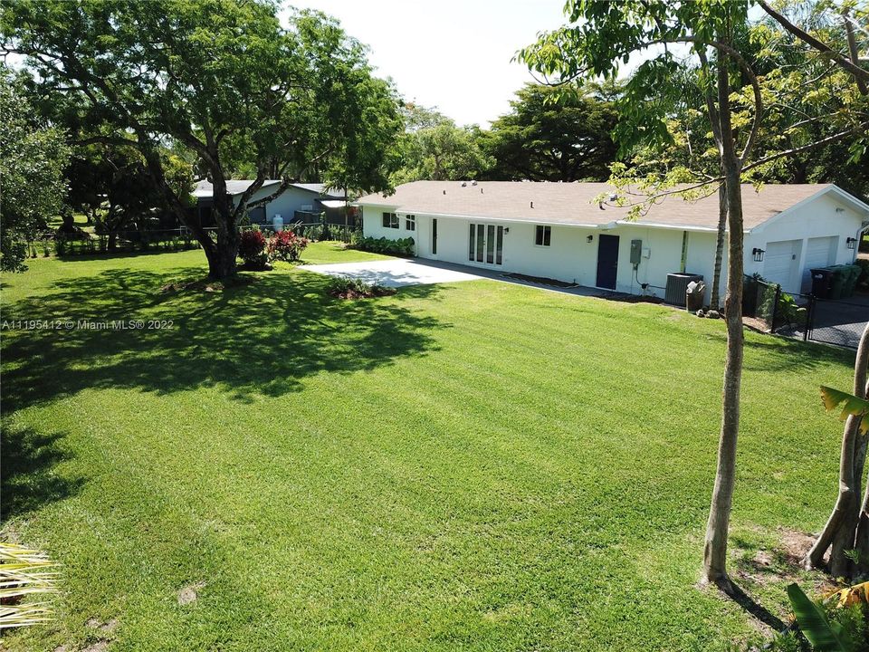 Recientemente alquilado: $5,250 (3 camas, 2 baños, 1524 Pies cuadrados)