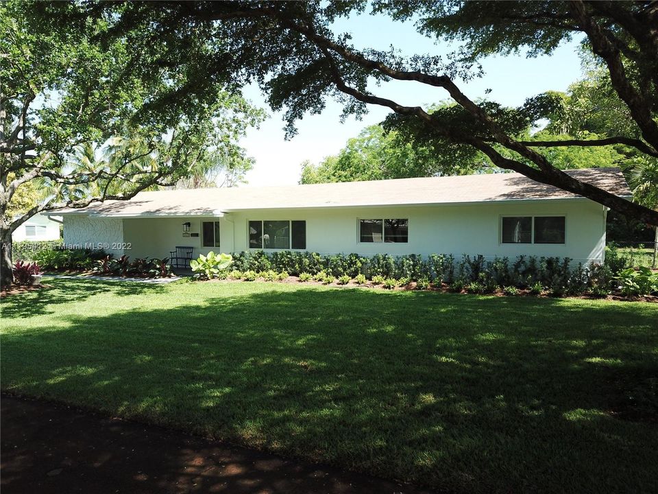 Recientemente alquilado: $5,250 (3 camas, 2 baños, 1524 Pies cuadrados)