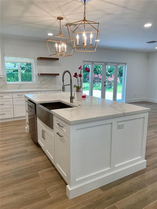 Recientemente alquilado: $5,250 (3 camas, 2 baños, 1524 Pies cuadrados)