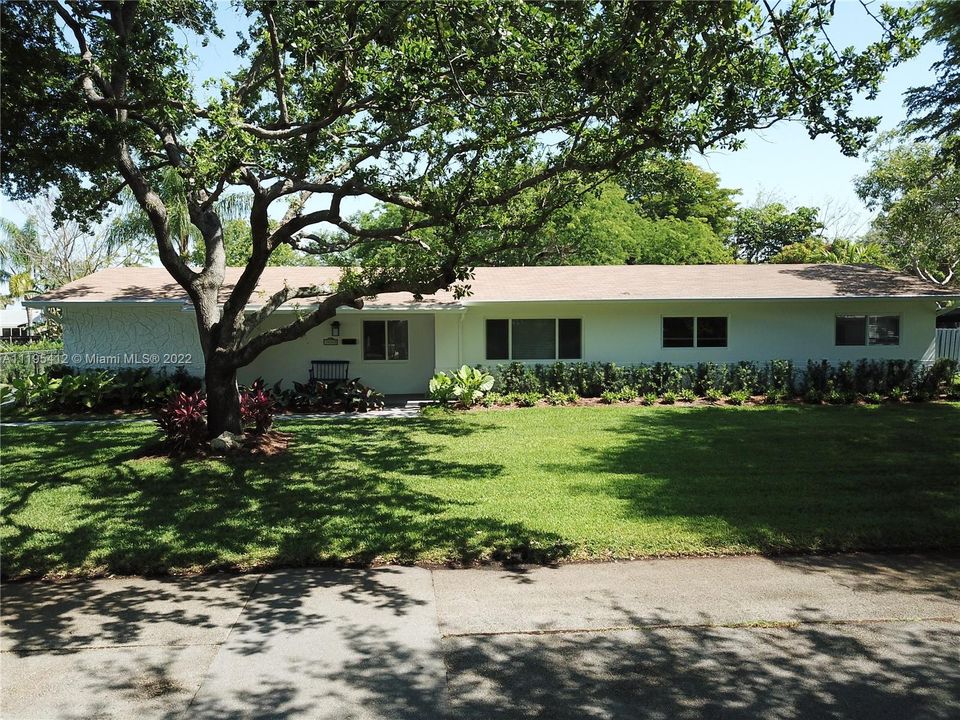 Recientemente alquilado: $5,250 (3 camas, 2 baños, 1524 Pies cuadrados)