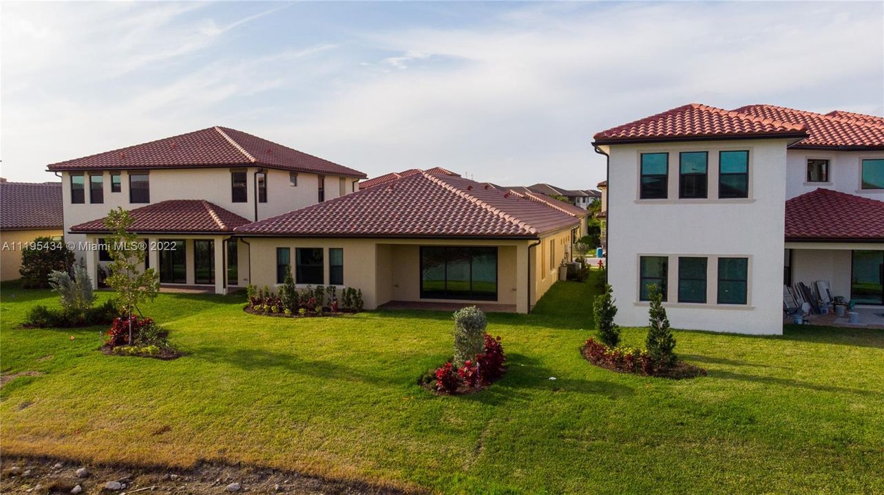 Недавно арендовано: $5,600 (3 спален, 2 ванн, 2287 Квадратных фут)