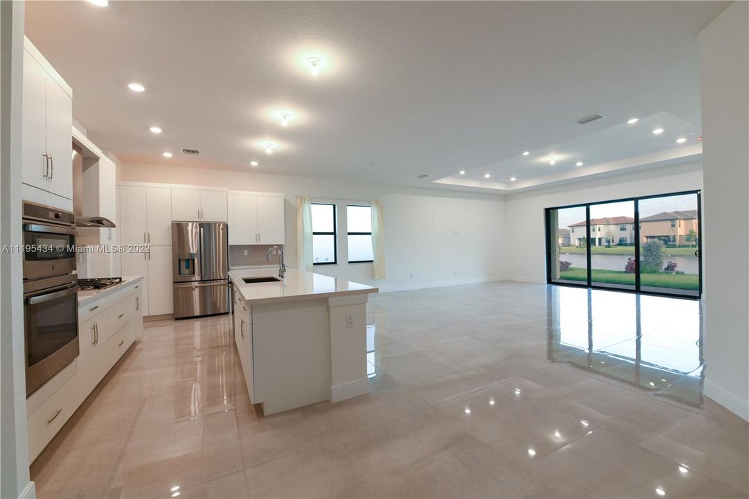 Недавно арендовано: $5,600 (3 спален, 2 ванн, 2287 Квадратных фут)