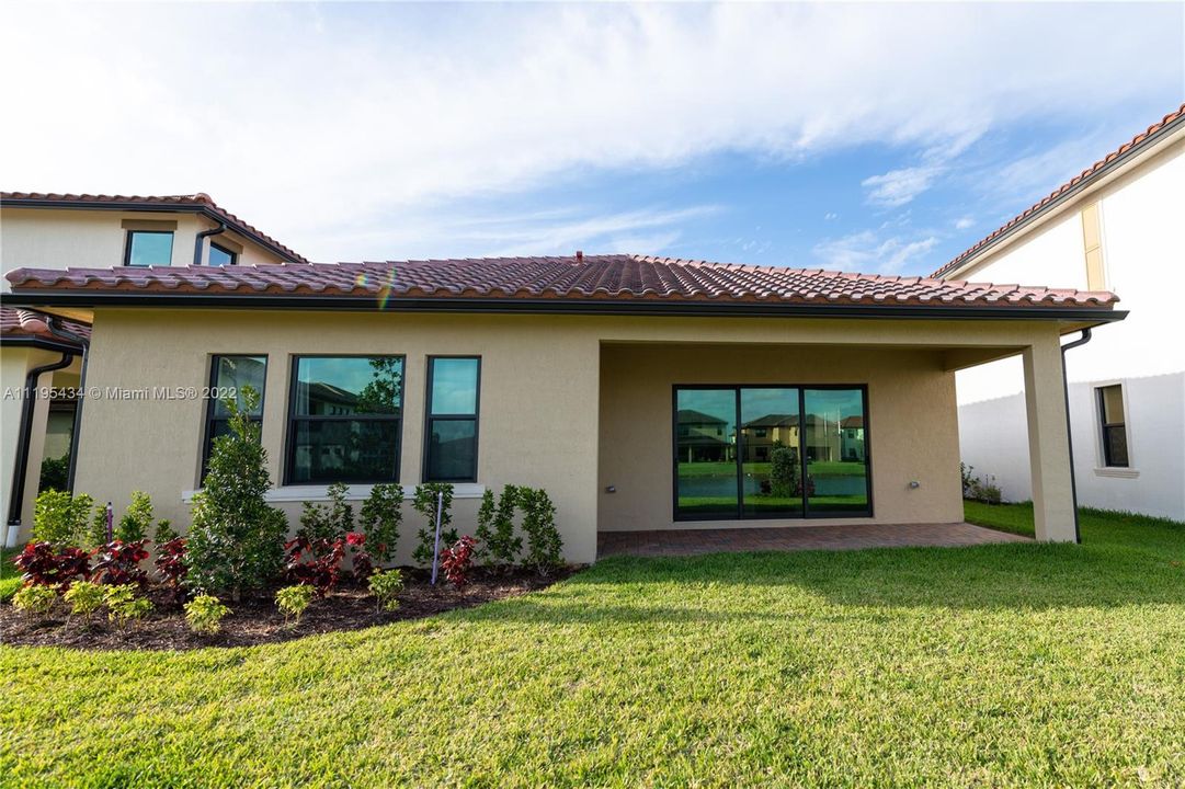 Недавно арендовано: $5,600 (3 спален, 2 ванн, 2287 Квадратных фут)