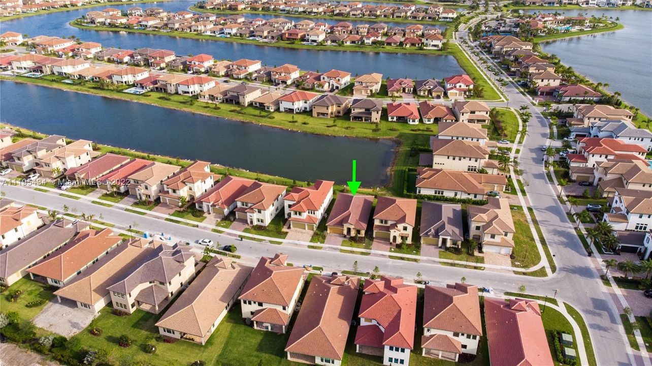 Недавно арендовано: $5,600 (3 спален, 2 ванн, 2287 Квадратных фут)