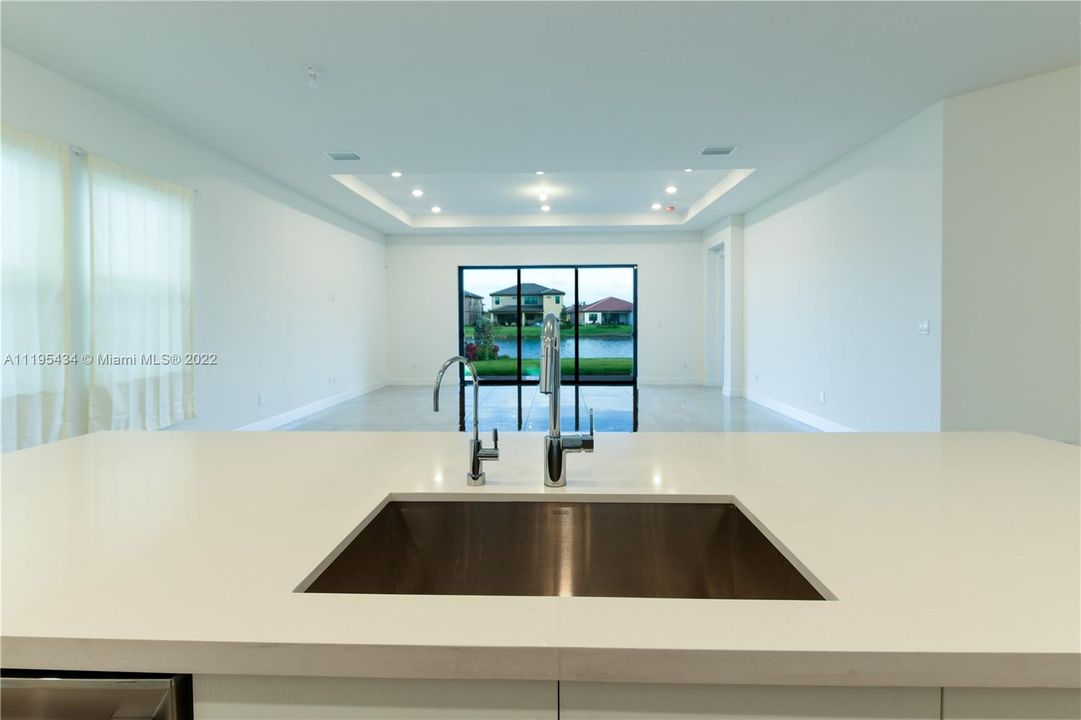 Недавно арендовано: $5,600 (3 спален, 2 ванн, 2287 Квадратных фут)