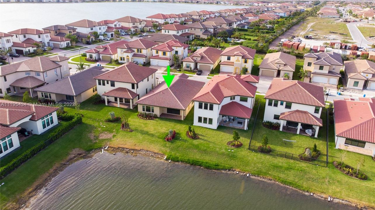 Недавно арендовано: $5,600 (3 спален, 2 ванн, 2287 Квадратных фут)