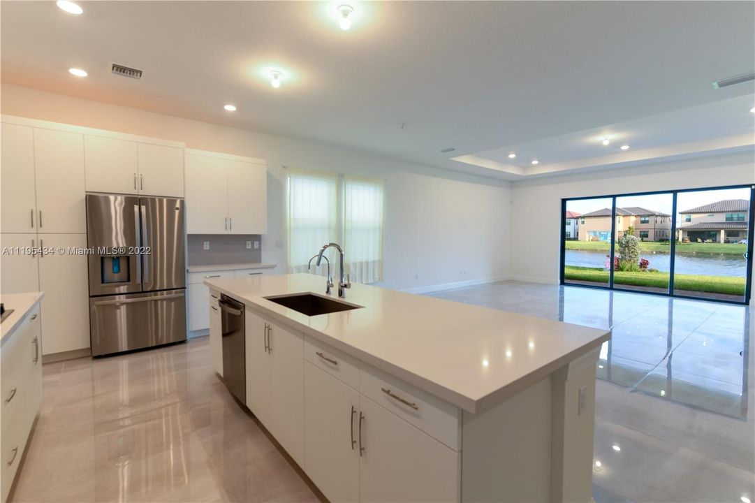 Недавно арендовано: $5,600 (3 спален, 2 ванн, 2287 Квадратных фут)