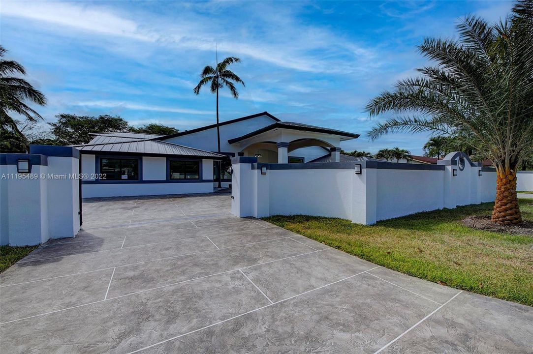 Vendido Recientemente: $1,699,000 (6 camas, 5 baños, 4465 Pies cuadrados)