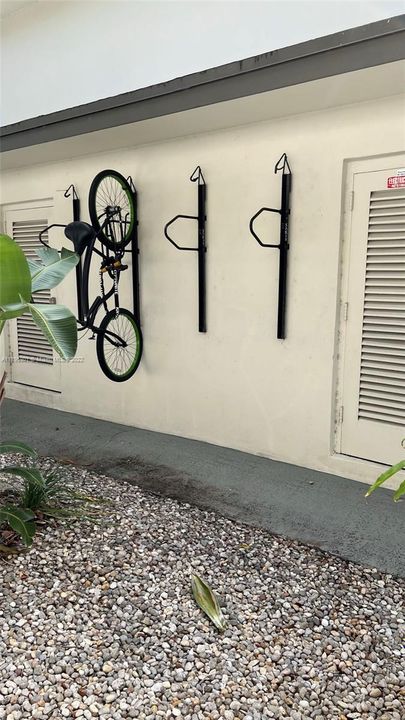 最近售出: $190,000 (1 贝兹, 1 浴室, 685 平方英尺)