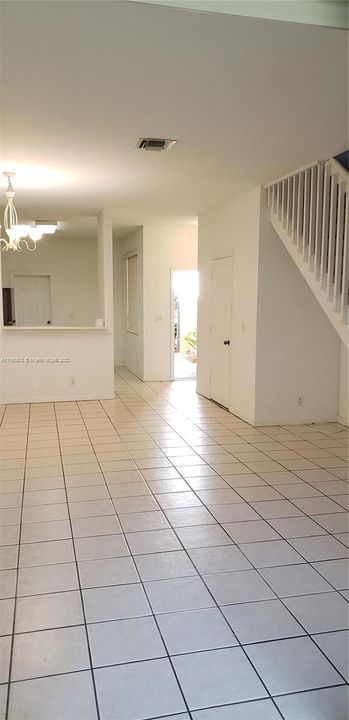 Recently Rented: $2,400 (2 beds, 2 baths, 1155 Square Feet)