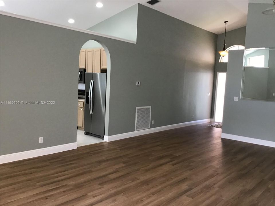 Recently Rented: $4,800 (4 beds, 2 baths, 2028 Square Feet)