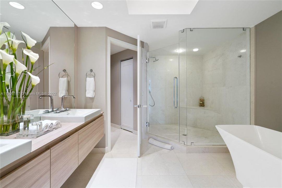最近租的: $9,000 (3 贝兹, 3 浴室, 2110 平方英尺)