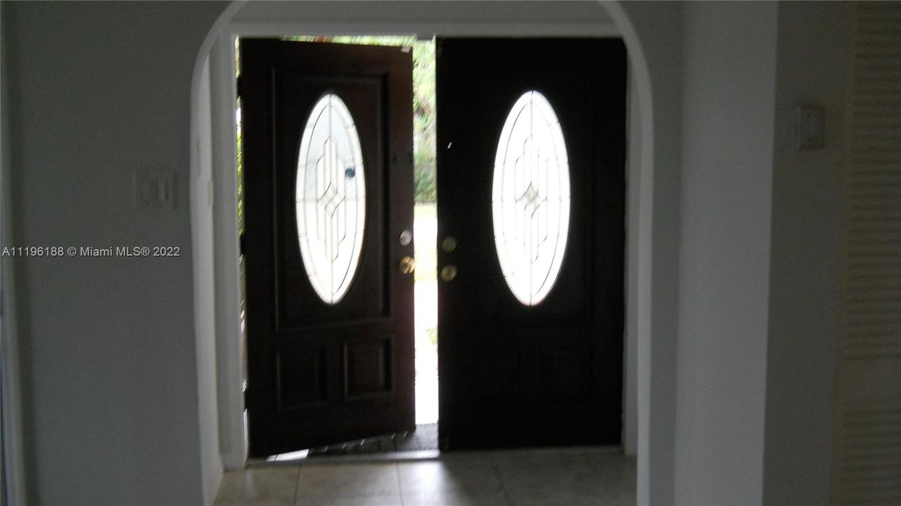 Recientemente alquilado: $2,190 (3 camas, 1 baños, 925 Pies cuadrados)