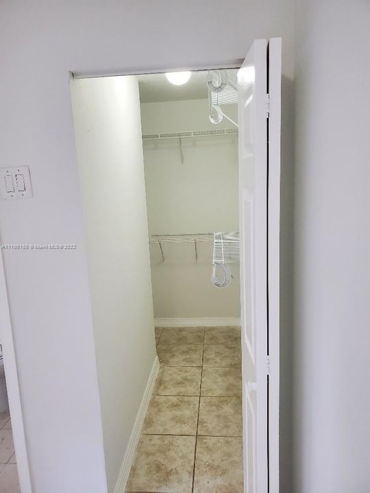 Recientemente alquilado: $2,190 (3 camas, 1 baños, 925 Pies cuadrados)