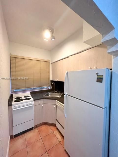Recently Rented: $1,850 (1 beds, 1 baths, 550 Square Feet)