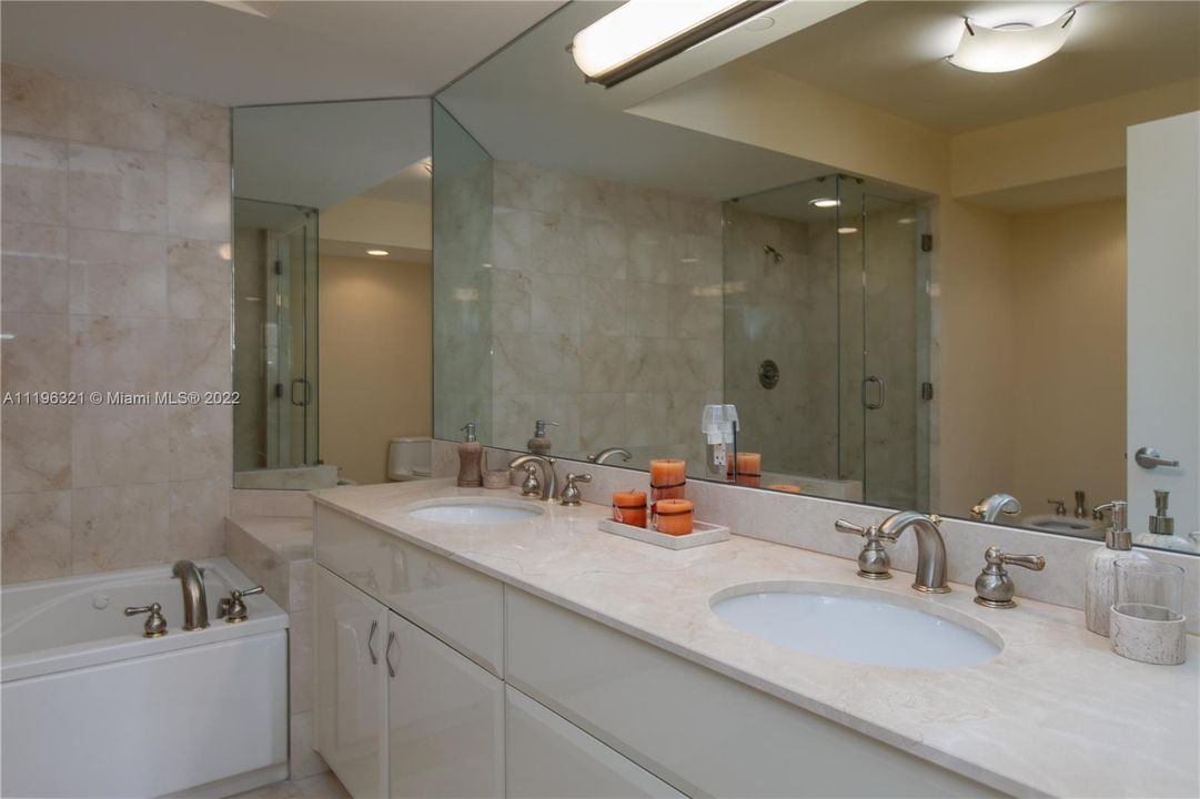 Недавно арендовано: $8,000 (2 спален, 2 ванн, 1392 Квадратных фут)