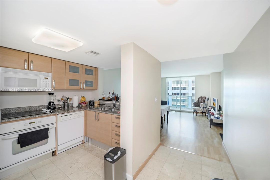 Recently Sold: $510,000 (1 beds, 1 baths, 791 Square Feet)