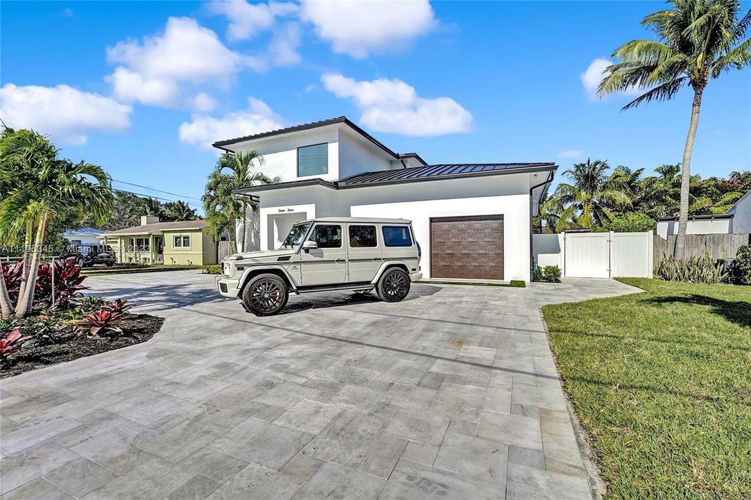 Recently Sold: $2,588,711 (3 beds, 3 baths, 0 Square Feet)