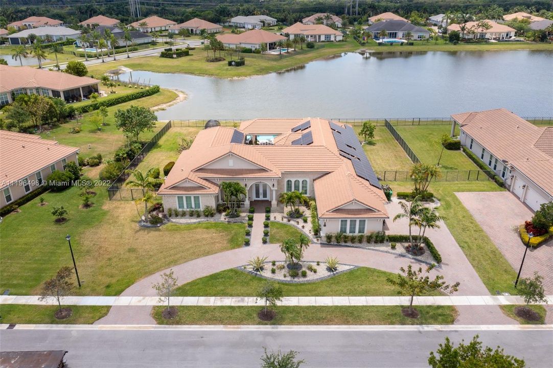 Recently Sold: $2,499,999 (4 beds, 4 baths, 4921 Square Feet)