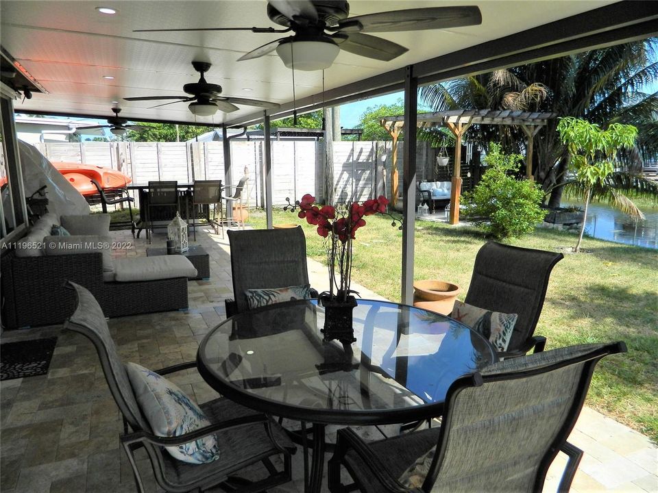 Recently Rented: $3,000 (3 beds, 2 baths, 1250 Square Feet)