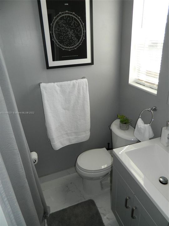 Recently Rented: $3,000 (3 beds, 2 baths, 1250 Square Feet)