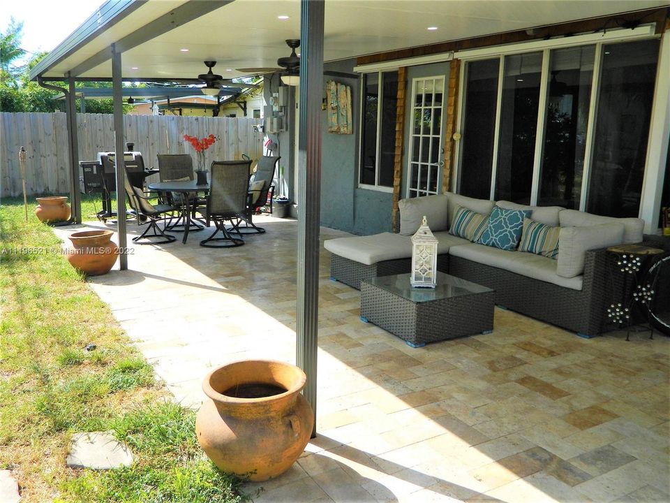 Recently Rented: $3,000 (3 beds, 2 baths, 1250 Square Feet)