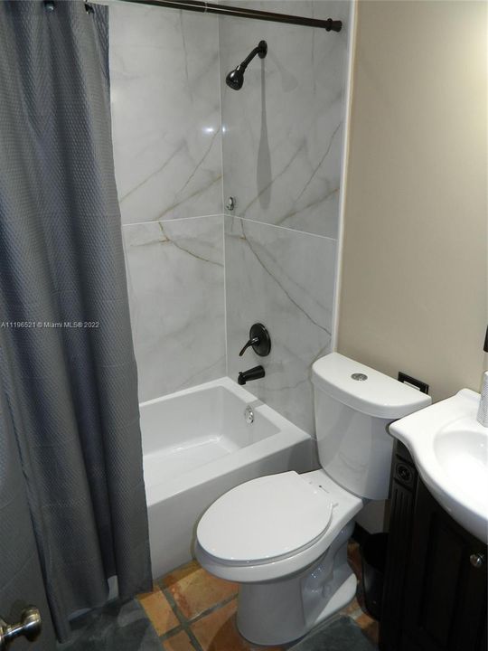 Recently Rented: $3,000 (3 beds, 2 baths, 1250 Square Feet)