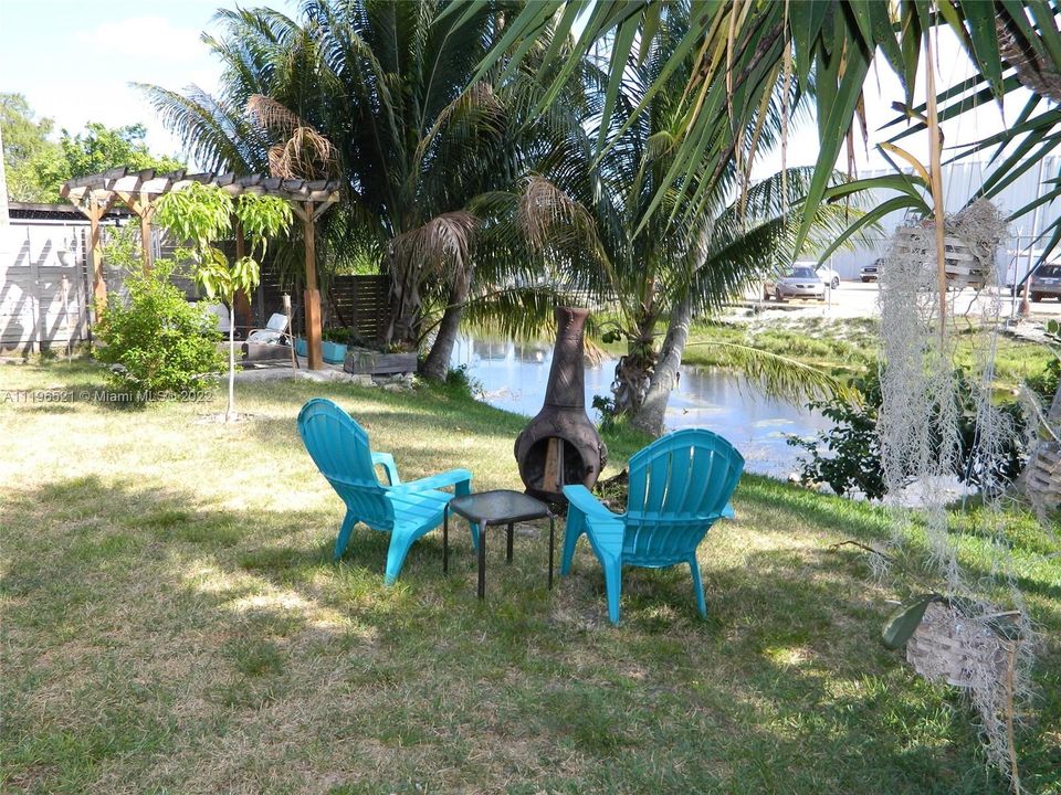 Recently Rented: $3,000 (3 beds, 2 baths, 1250 Square Feet)