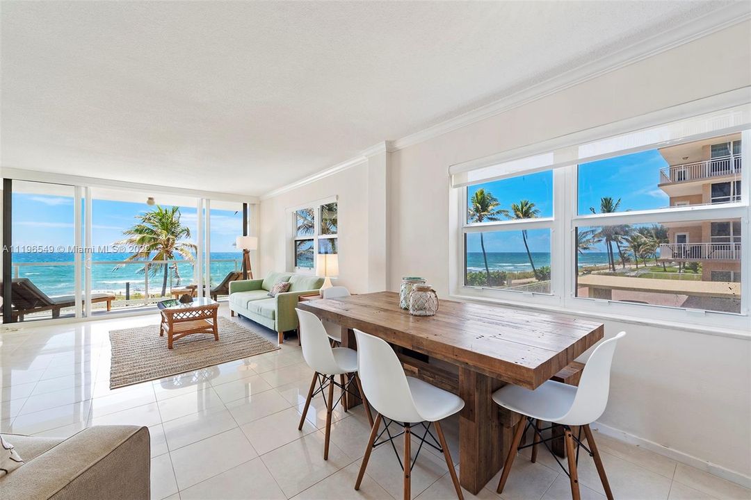 最近售出: $699,000 (2 贝兹, 2 浴室, 1300 平方英尺)