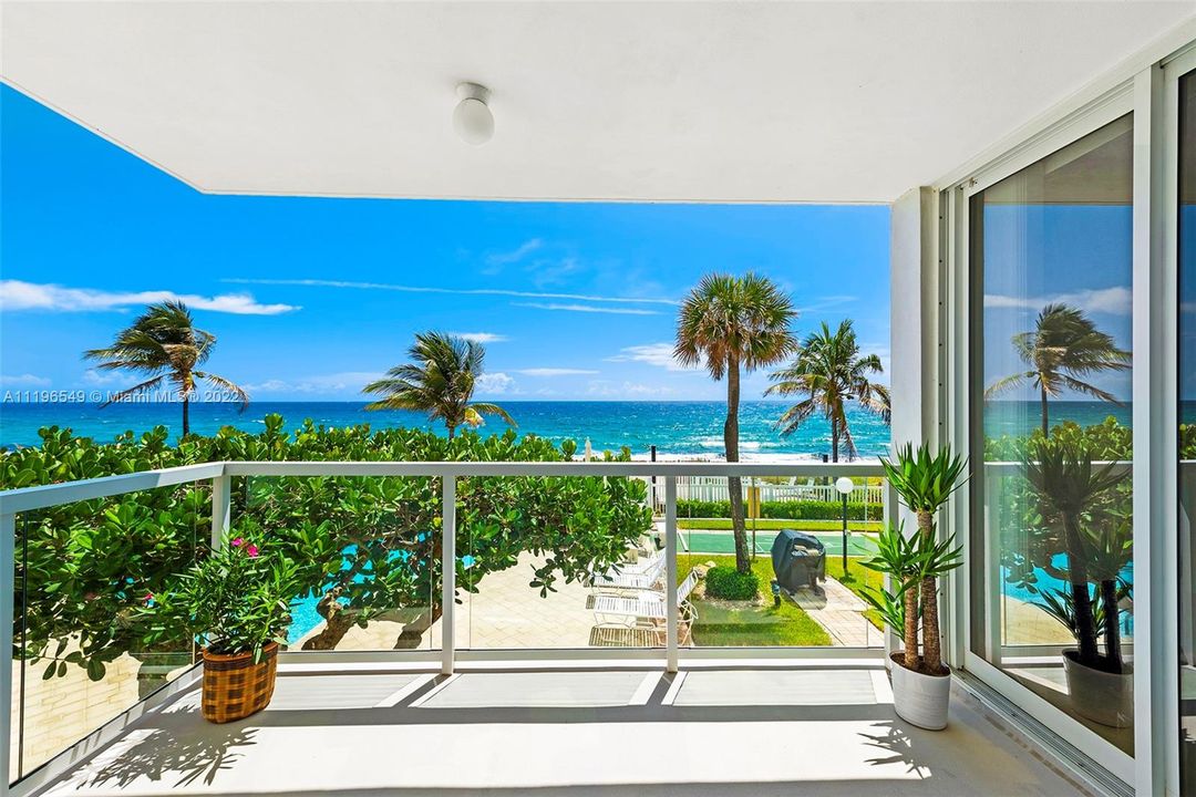 最近售出: $699,000 (2 贝兹, 2 浴室, 1300 平方英尺)