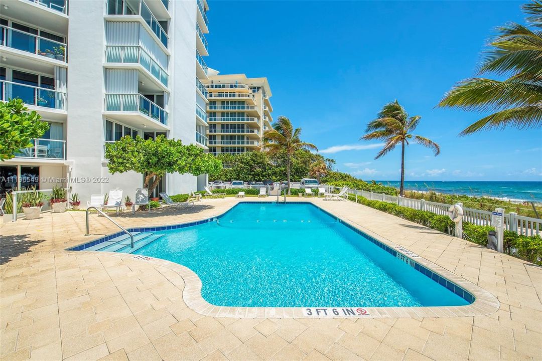 最近售出: $699,000 (2 贝兹, 2 浴室, 1300 平方英尺)